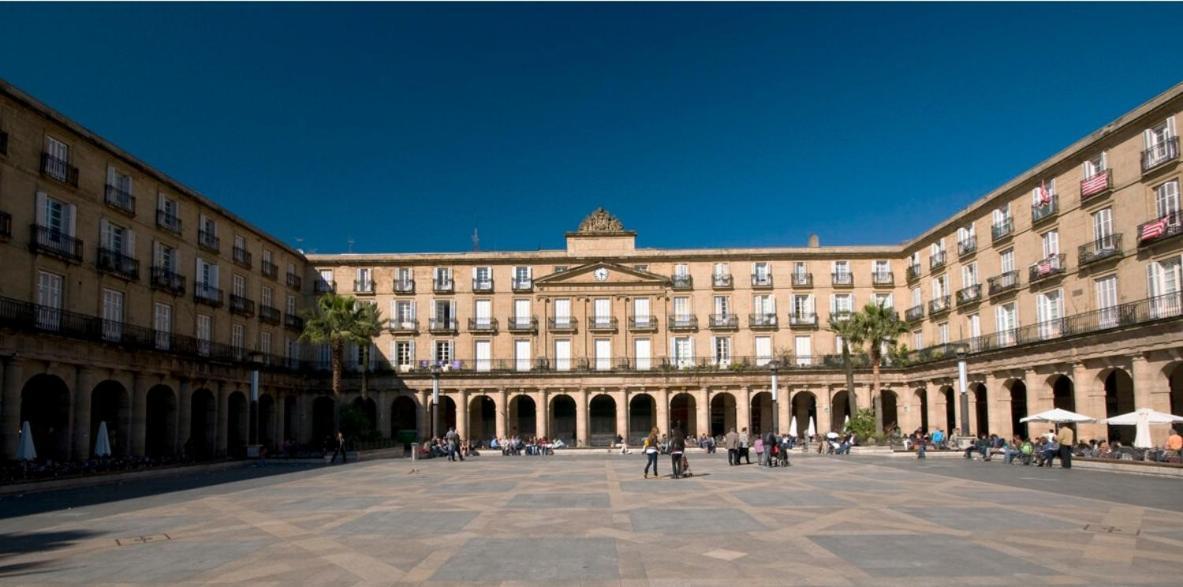 A 5 Minutos Andando Del Casco Viejo, Ayuntamiento, Plaza Circular Y Gran Via De Bilbao Y Proximo A Las 2 Lineas De Metro Eksteriør bilde